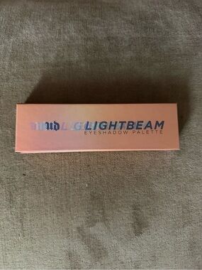Urban Decay Lightbeam Eyeshadow Palette - Peach Pink Box